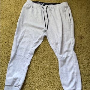 American Eagle White Joggers